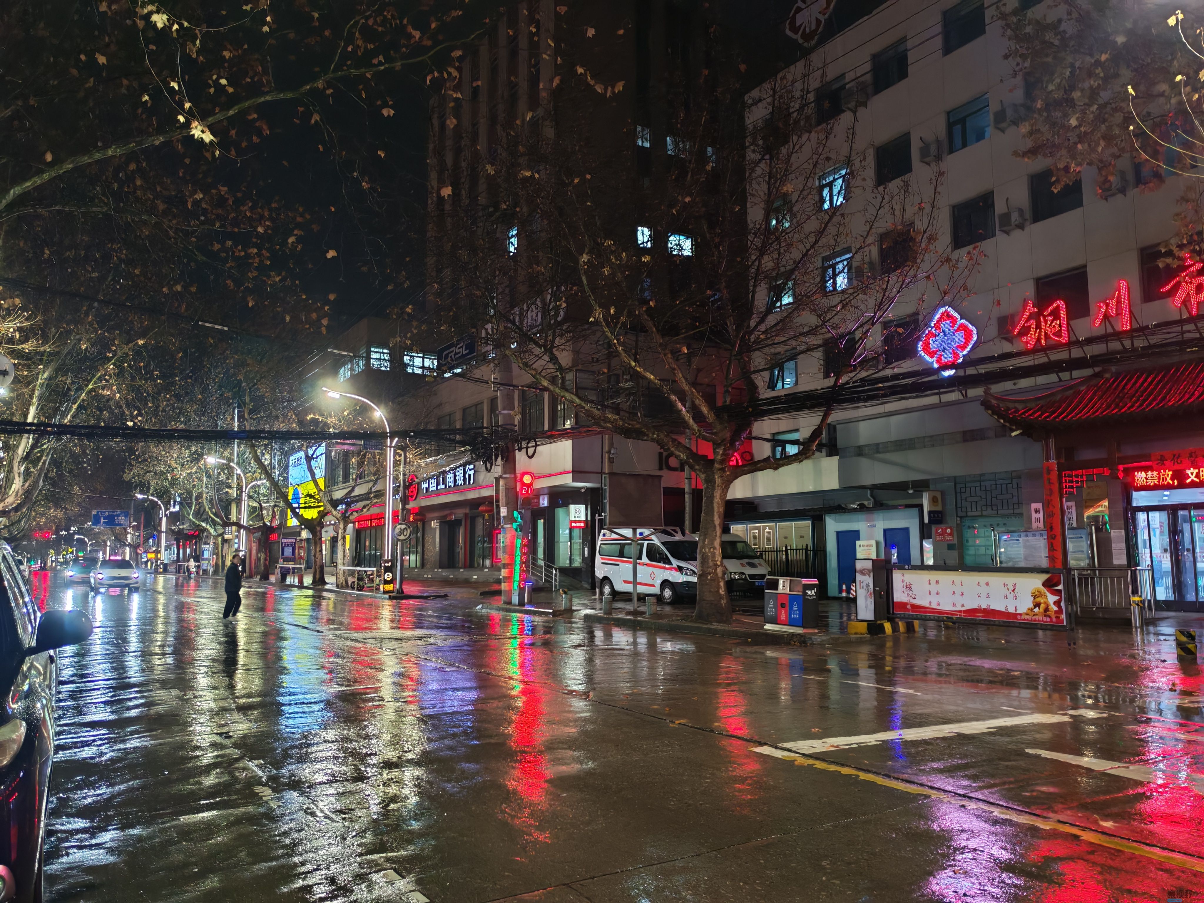 忽如一夜春风来    漆水河畔美如画 【手机摄影周春辉】