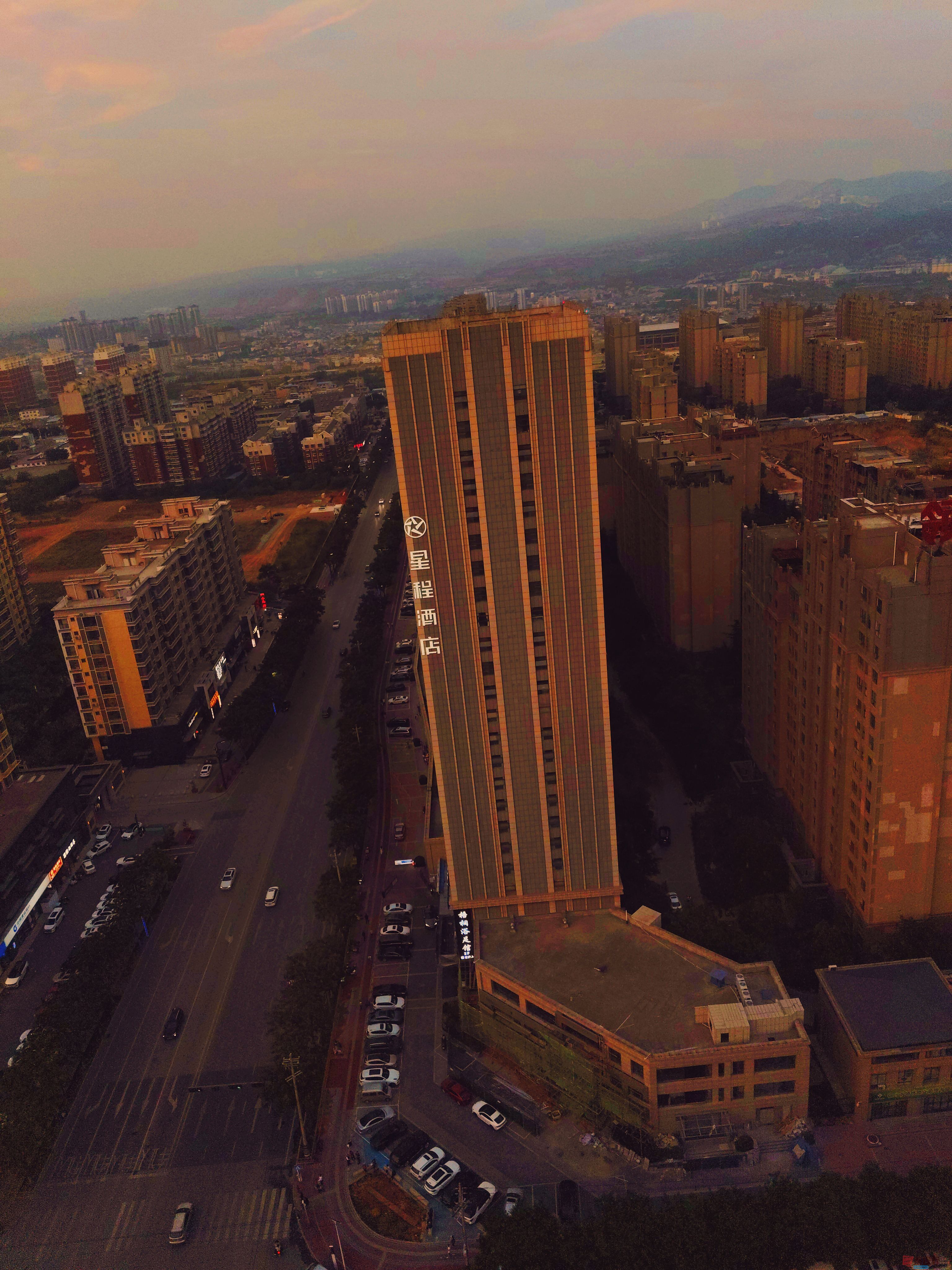 吕卫东_20250527204713 (6).jpg