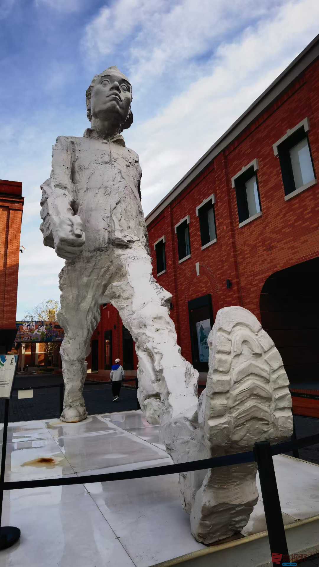 马世国天津美术学院艺术街区_2025-11-09_231612_547 (2).jpg